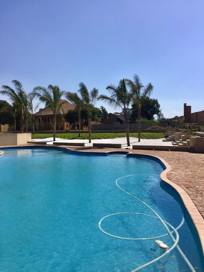 The Three Countries Estate Hotel Benoni Bagian luar foto