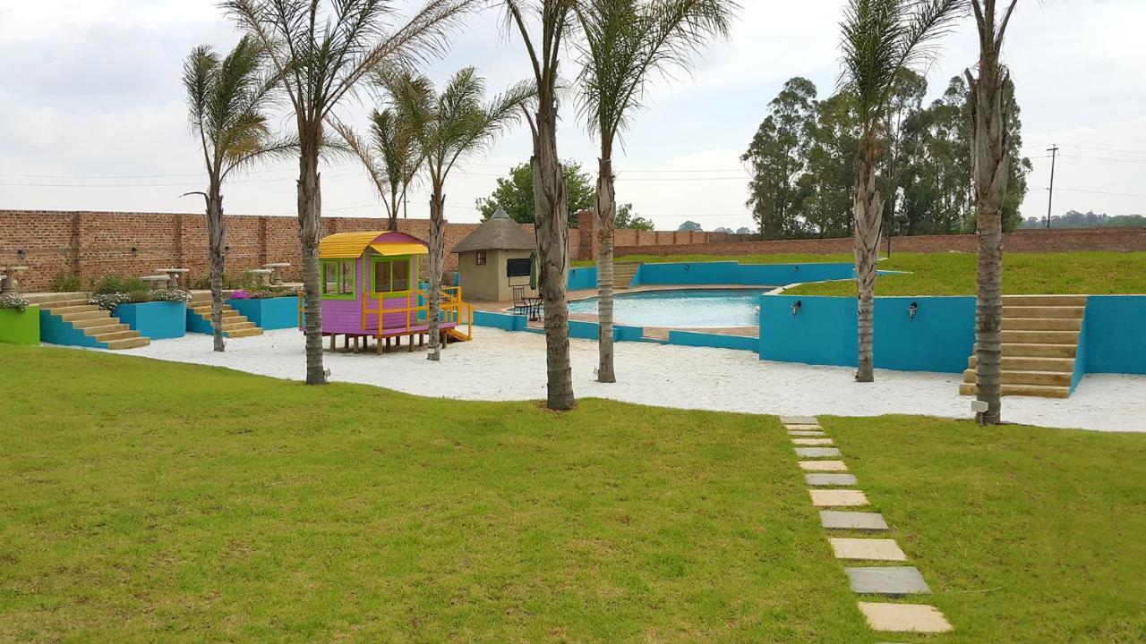 The Three Countries Estate Hotel Benoni Bagian luar foto