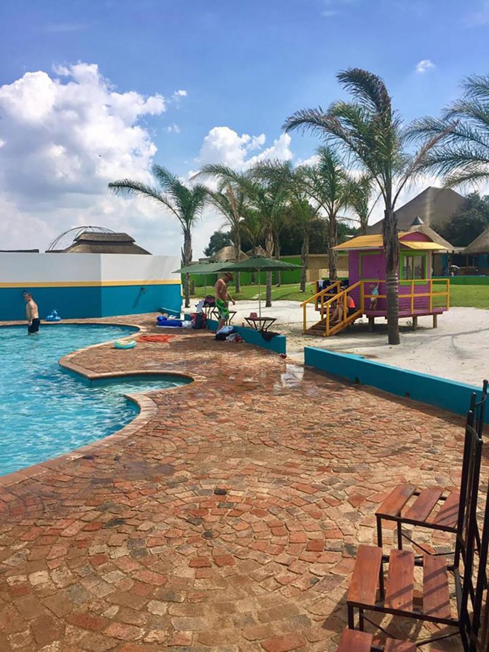 The Three Countries Estate Hotel Benoni Bagian luar foto