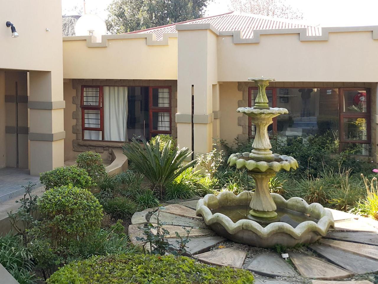The Three Countries Estate Hotel Benoni Bagian luar foto