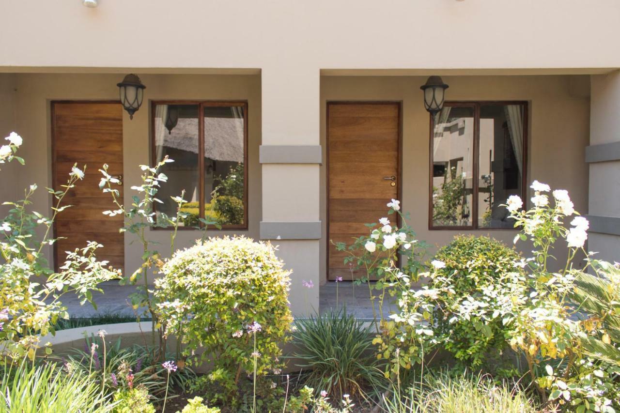 The Three Countries Estate Hotel Benoni Bagian luar foto