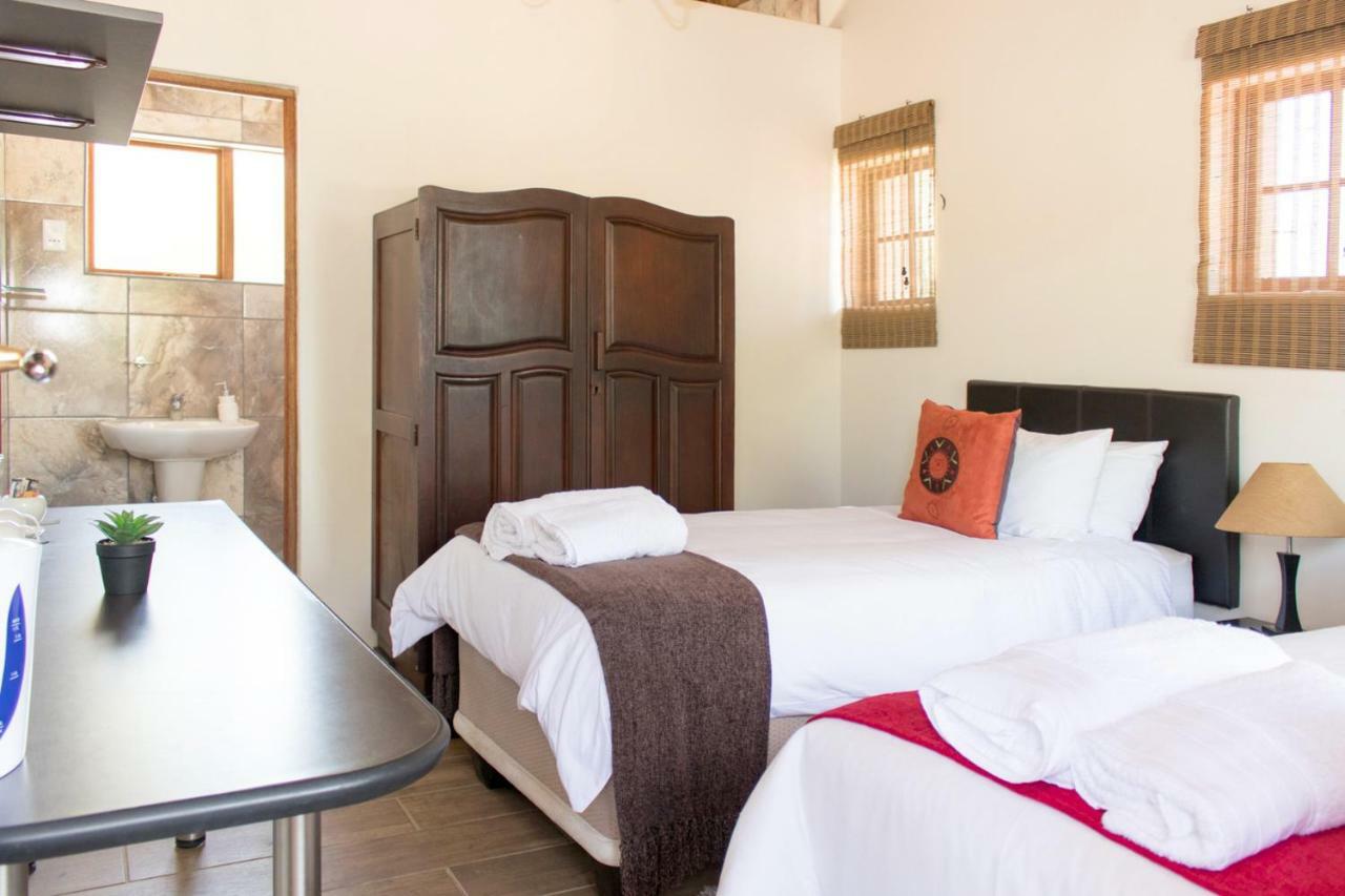 The Three Countries Estate Hotel Benoni Bagian luar foto