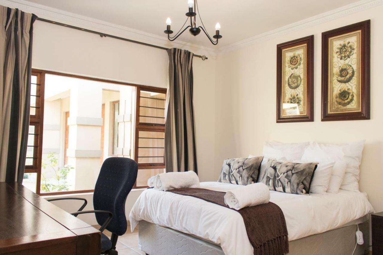 The Three Countries Estate Hotel Benoni Bagian luar foto
