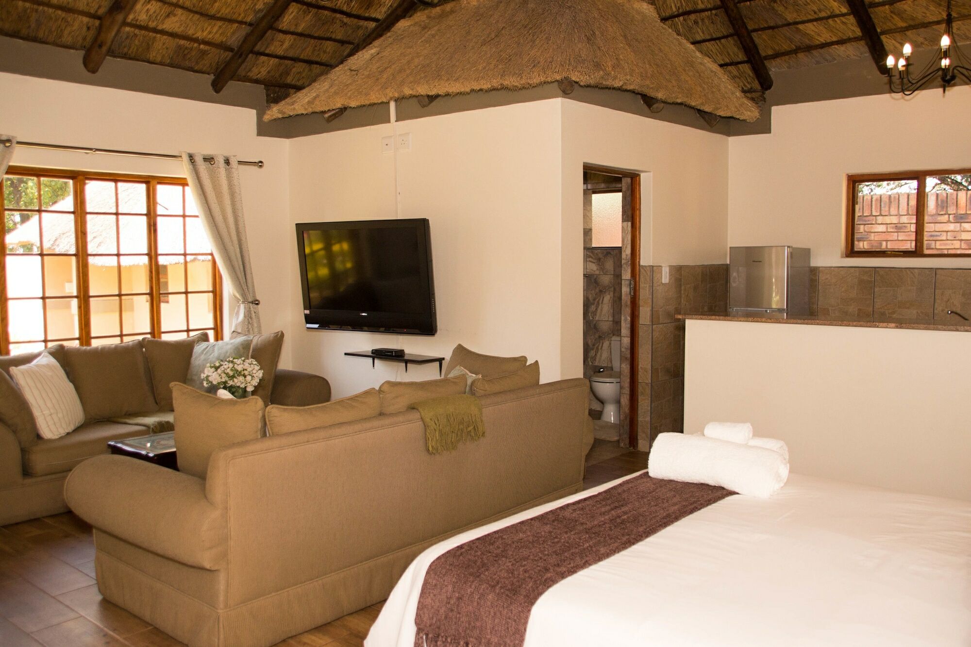 The Three Countries Estate Hotel Benoni Bagian luar foto